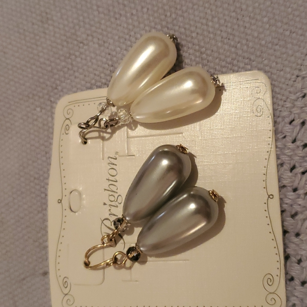 Tear drop pearl earings - costume